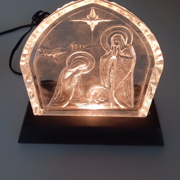 Vintage Avon Holy Night Reflections Lighted Nativity Scene - Picture 6 of 6